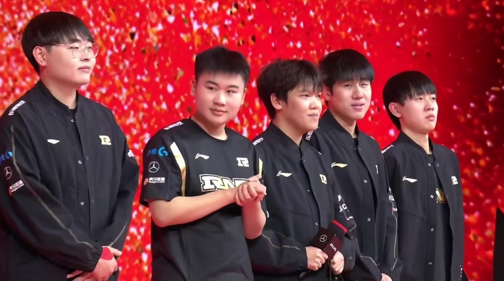 是现代足球 是现代足球